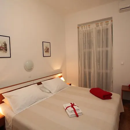 Vincent Apt. In Old Town Centre Апартаменты *
