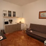 Vincent Apt. In Old Town Centre *